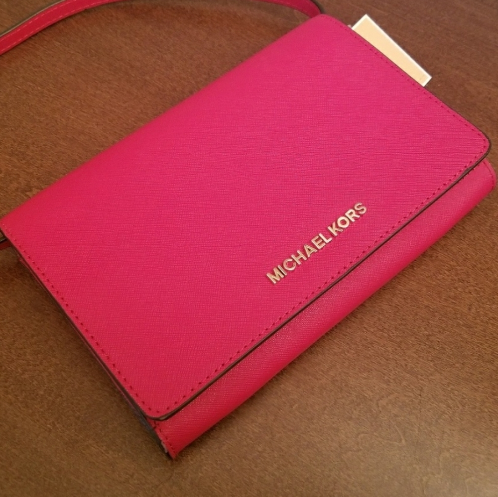 Michael Kors Crossbody Clutch